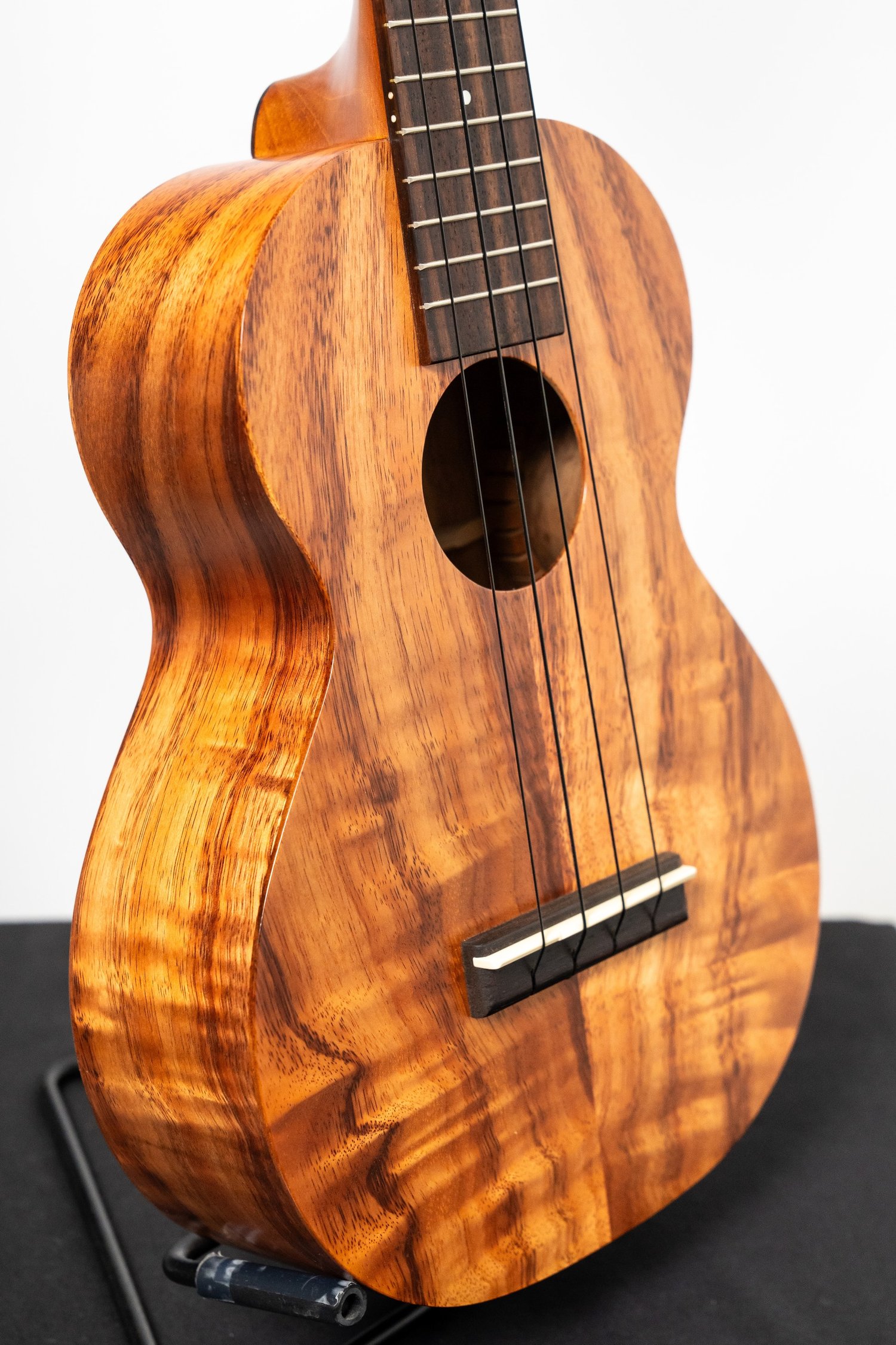 Image of Kamaka HF-2 Curly Koa Concert Satin #231061