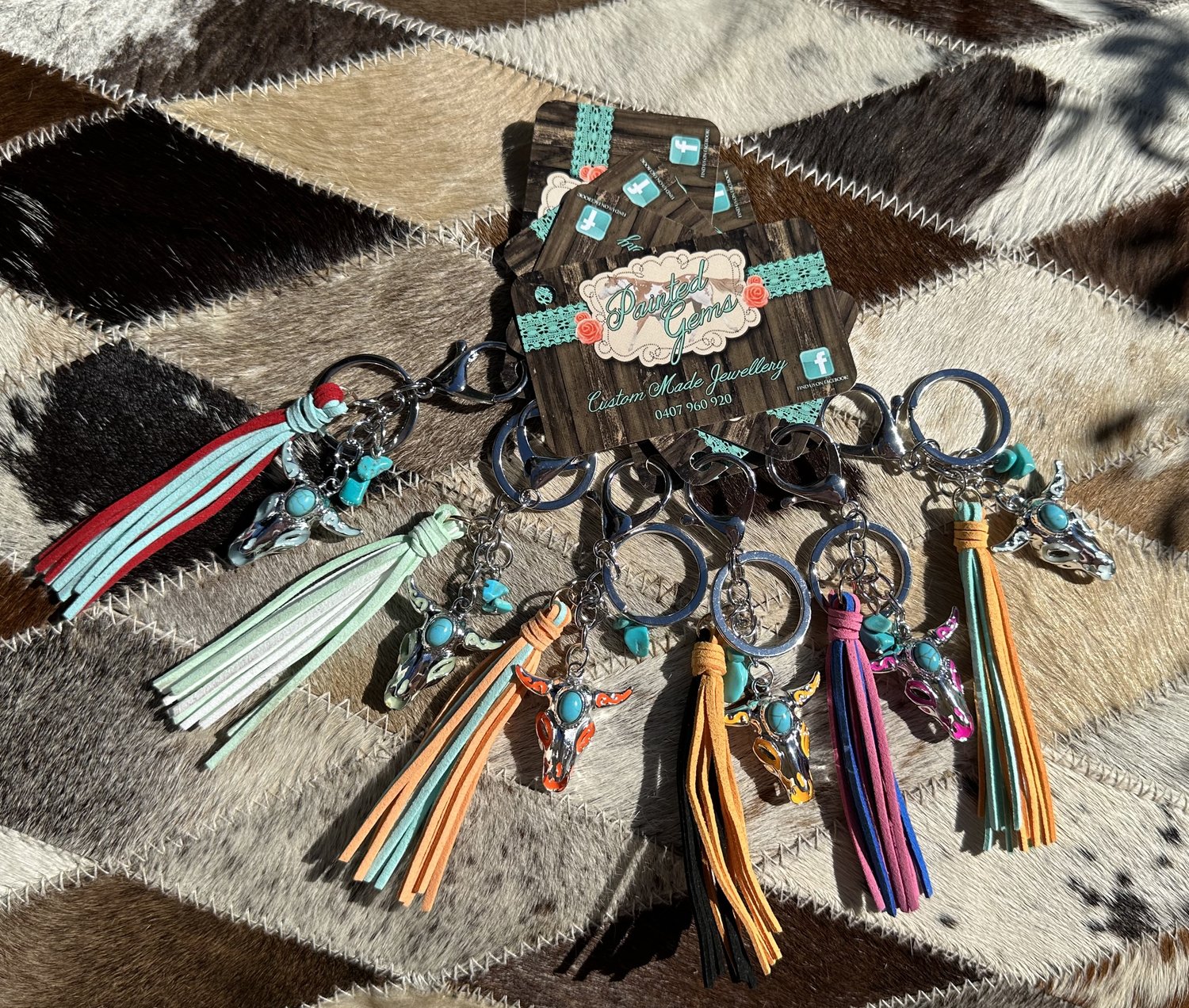 Image of Glowing skull keychain