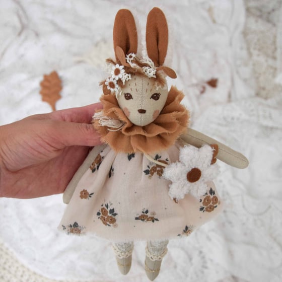 Image of Mini lapinette zéline robe fleurs d'automne marron