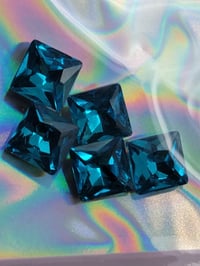 Image 1 of Tq crystal square shape