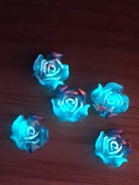 Image 4 of UV flower charm