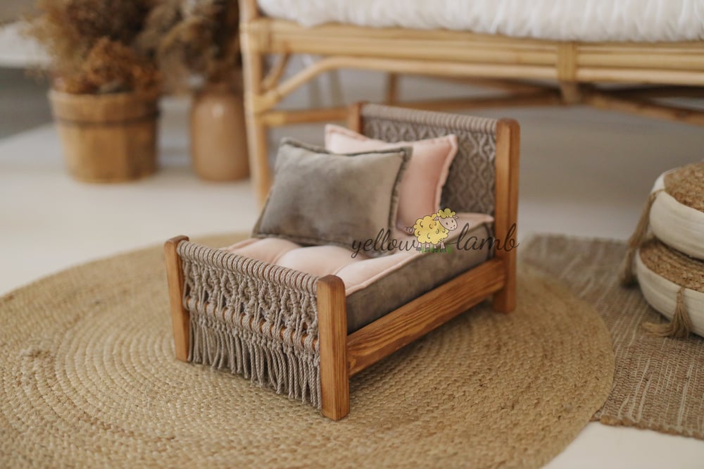 Image of « Macrame bed with two sided mattress nad 2 pillows - ready to ship »