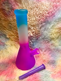 Image 3 of Frosted Hombre Colorful Bong