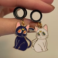 Sailor Kitty Tunnel Dangles (sizes 4g-2)