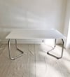 MESA BLANCA DE MELAMINA Y ACERO, AÑOS 70