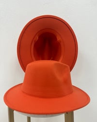 Orange Ferdora 