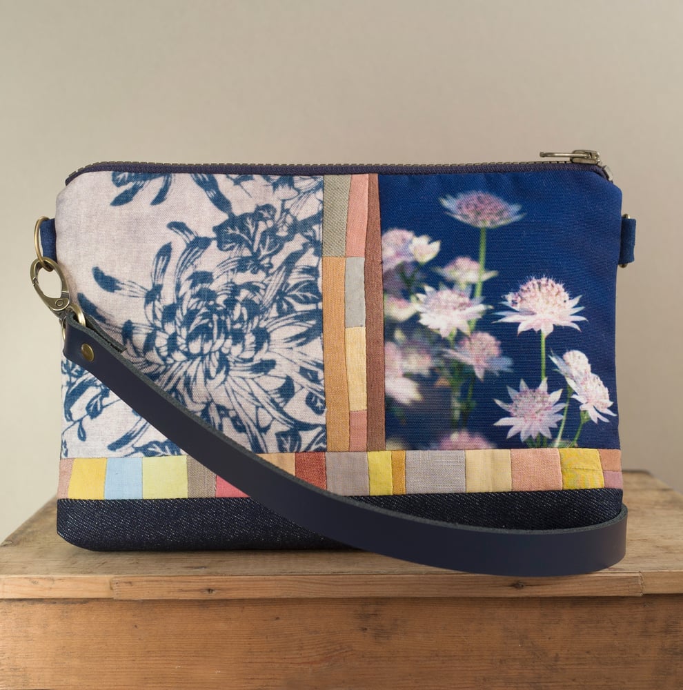 Image of Chrysanthemum astrantia, shoulder bag with crossbody leather strap