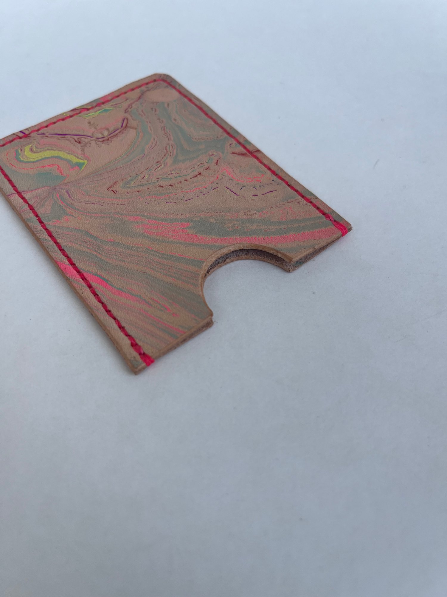 Image of Natural Marbled Cardholder (pink)