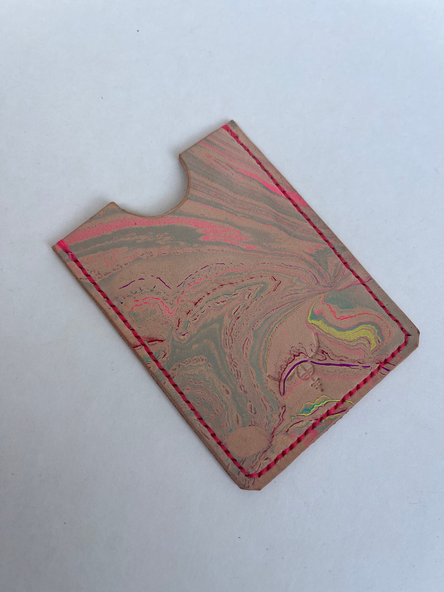 Image of Natural Marbled Cardholder (pink)