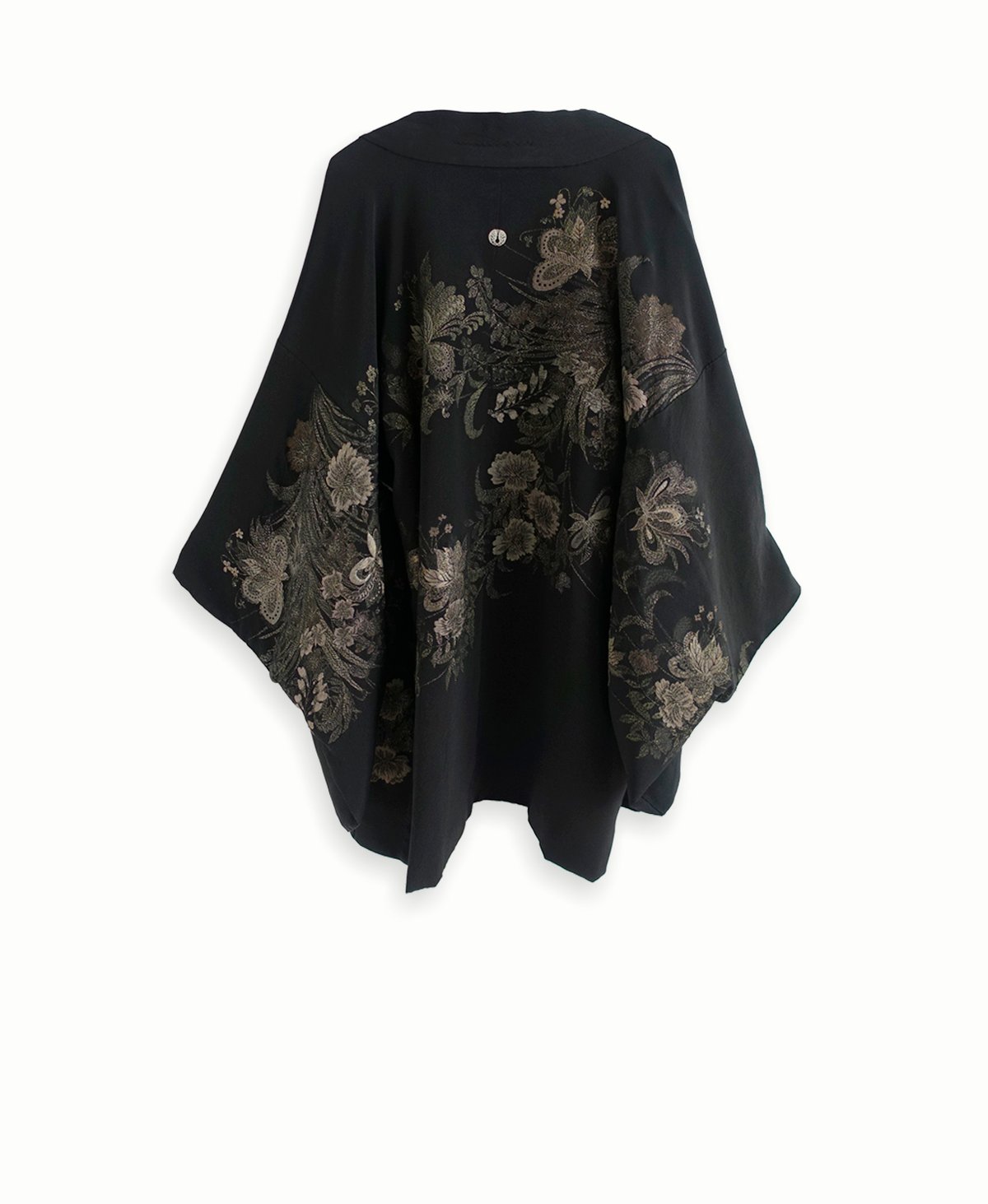 Image of Kort silkekimono med guldblomster