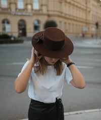 Image 1 of Alice Bolero Hat / Brown color 