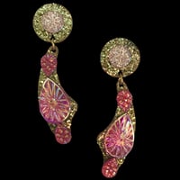 Image 2 of DREAM GLITTER / SAMURAI NISSHOKU Pink Earring. Normal Price 1.000.- NOW