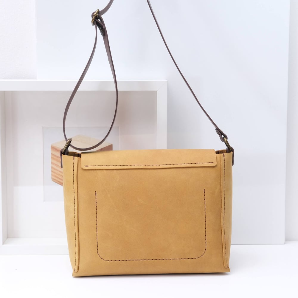 Image of Box Sling vintage mustard