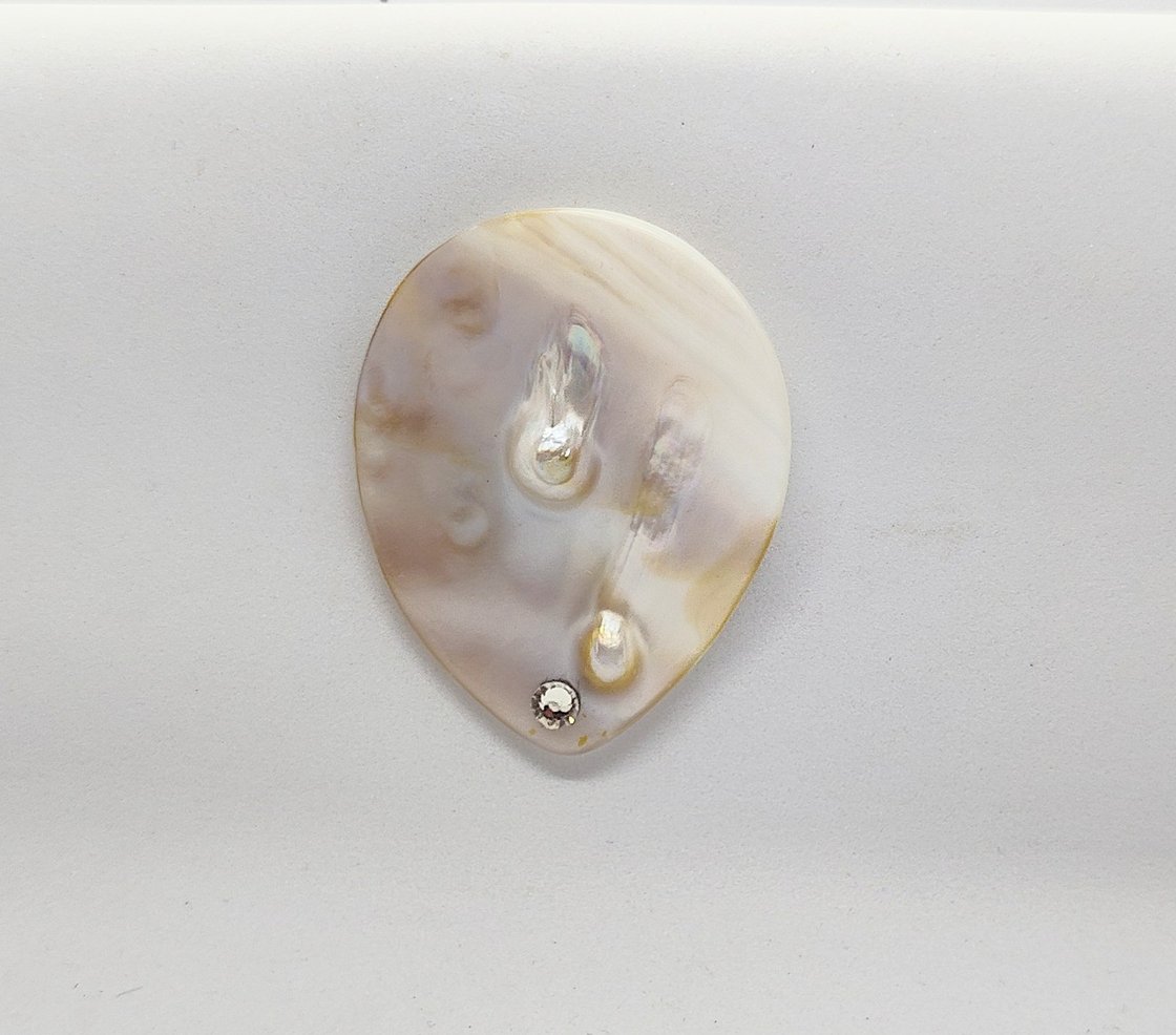 Image of Mabe Pearl Magnetic Pin #23-690