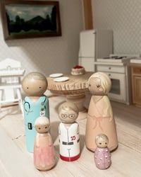 Image 2 of Custom family set