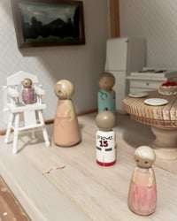 Image 3 of Custom family set