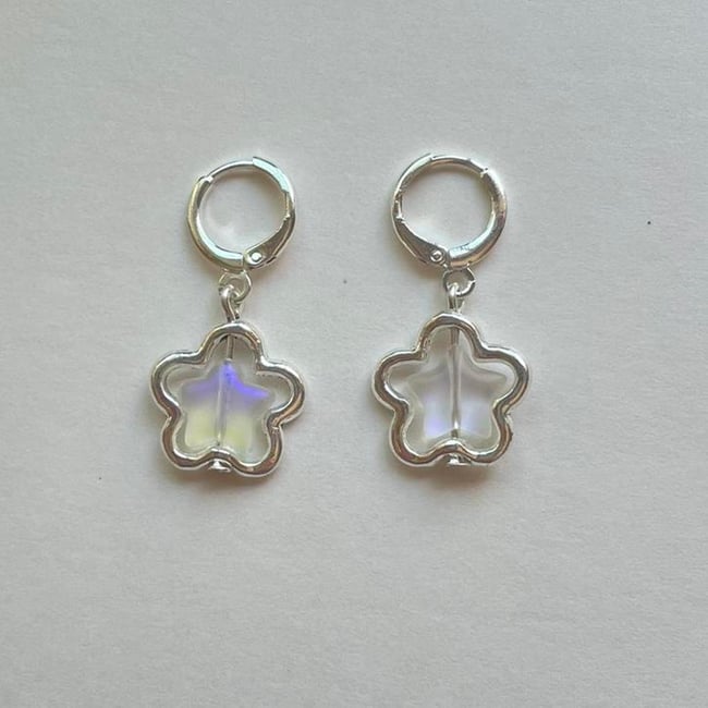metal flower star silver huggie earrings