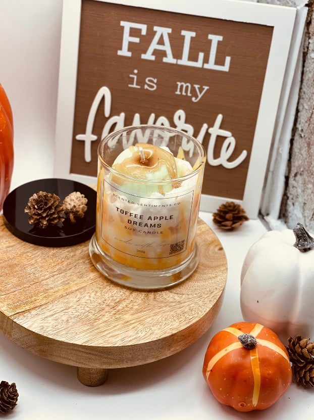 Image of Dreamy Toffee Apple Delight - Sweet and Crisp Hand-poured 12oz 100% Soy Wax Candle for Fall