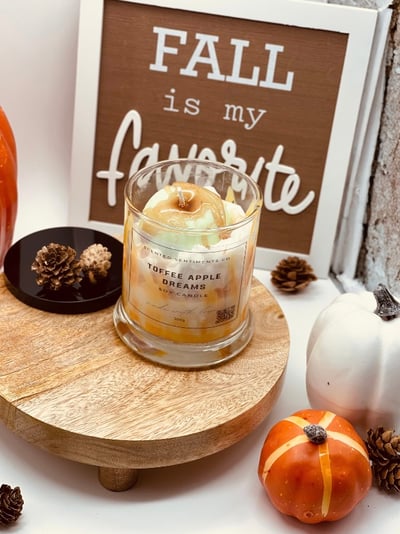 Image of Dreamy Toffee Apple Delight - Sweet and Crisp Hand-poured 12oz 100% Soy Wax Candle for Fall