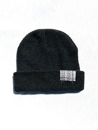 Image of head on straight beanie in gray 