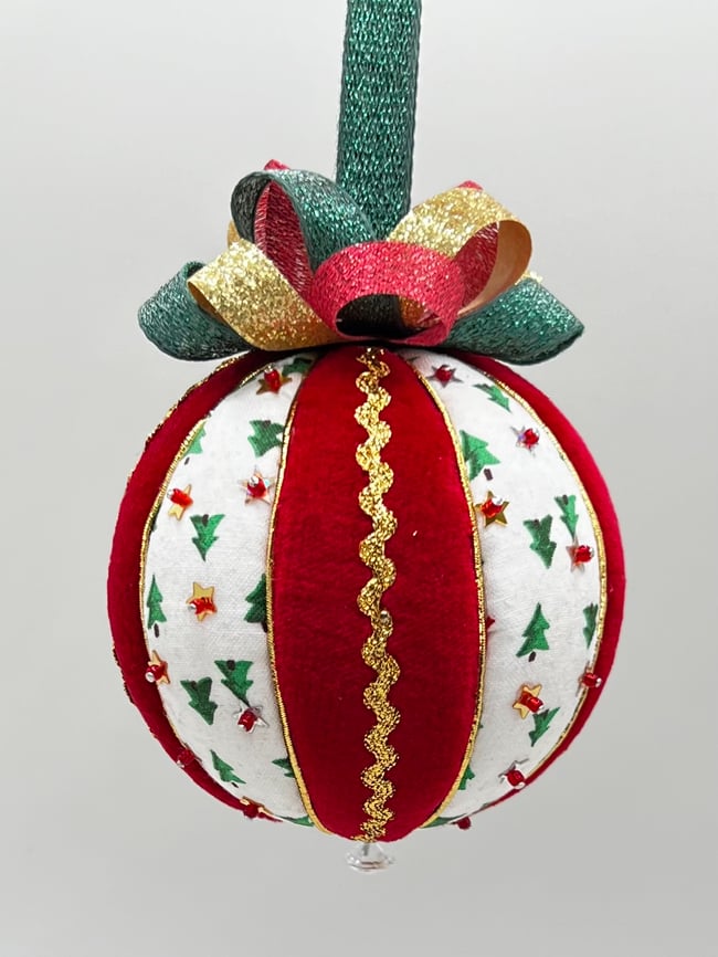 Tiny Christmas Trees with Red Velvet 