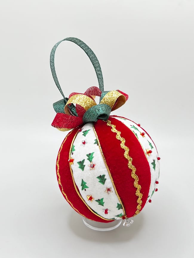 Tiny Christmas Trees with Red Velvet 