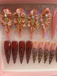 Image 2 of  VALENTINO BRAND 🐆 CHEETAH 3D FLOWER SET 24Pc READY TO GO BOX 