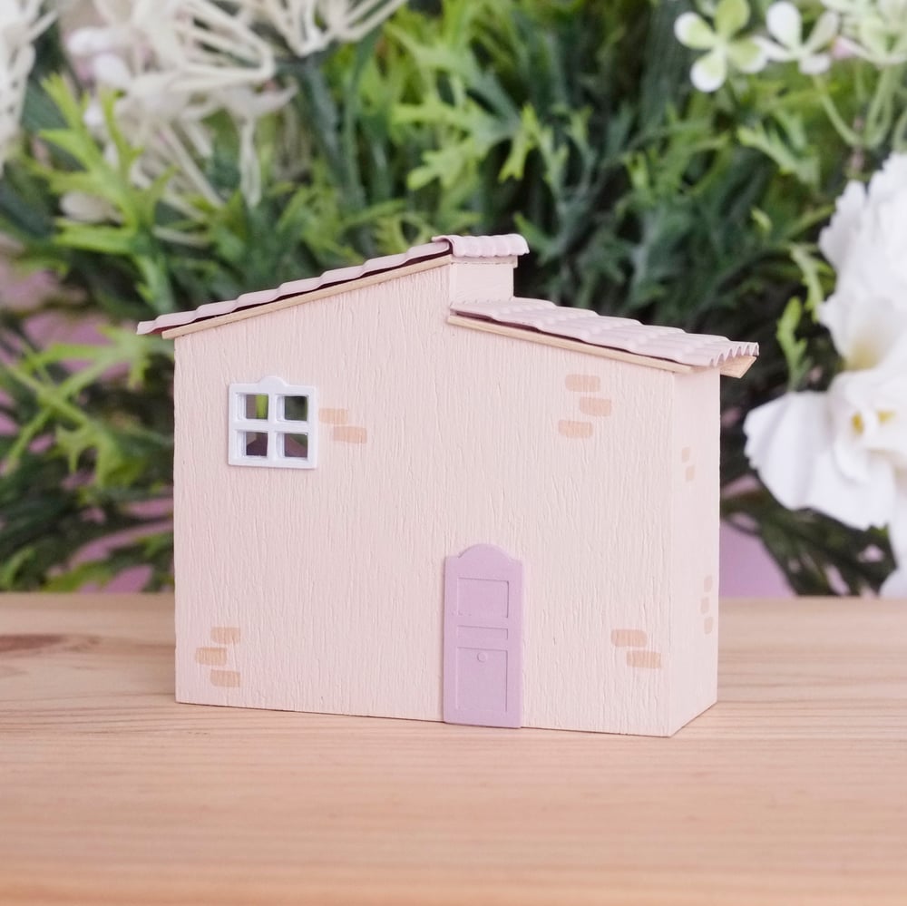 Tiny dollhouse