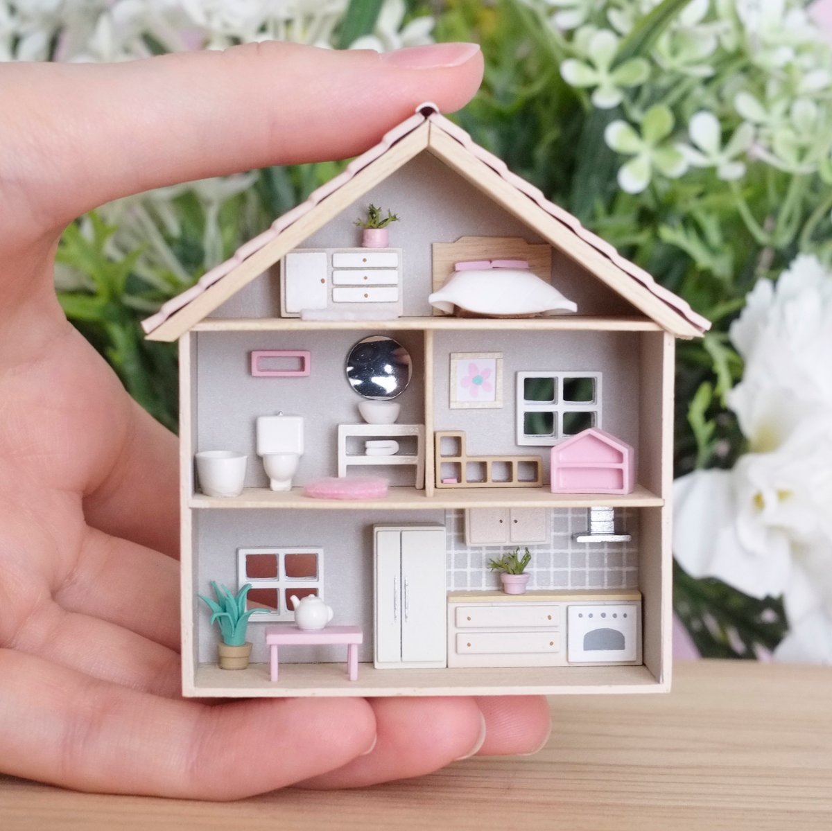 Tiny beige dollhouse | Marina Paredes