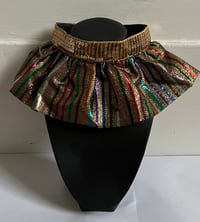 GOLD MULTI STRIPED PARTY COLLAR WITH SINGLE FRILL