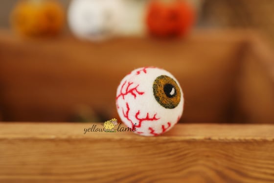 Image of « Halloween eyeball - ready to ship »