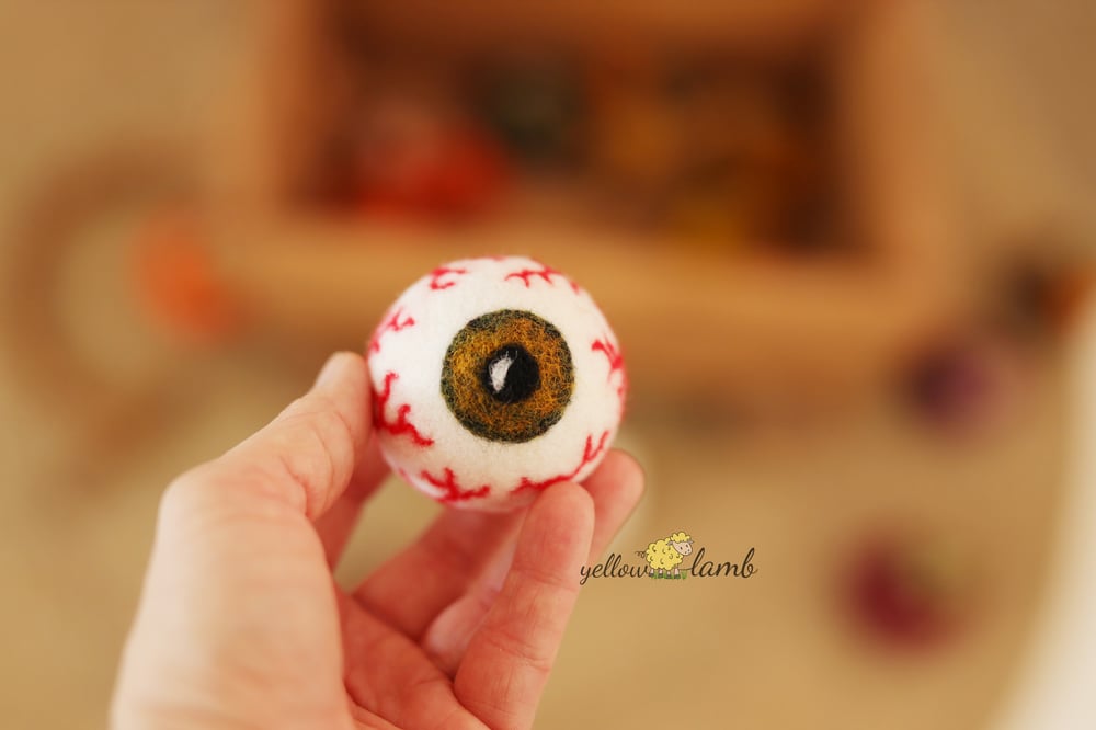 Image of « Halloween eyeball - ready to ship »