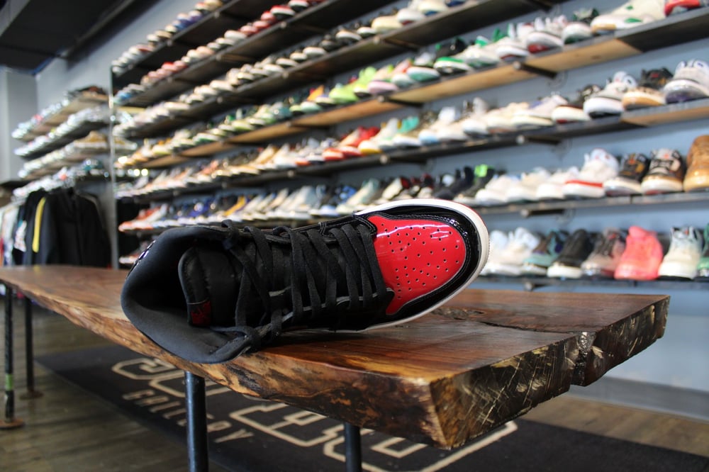 AIR JORDAN I RETRO HIGH OG "PATENT/BRED" *USED*