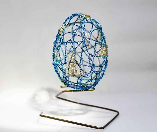 Wire art sculpture egg