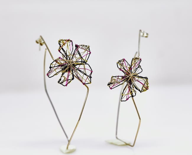 Black and gold floral hoop earrings, Wire sculpture Art jewelry