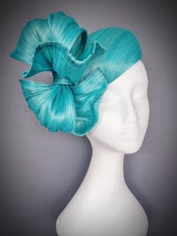 Image 2 of 'Charis' in Aqua