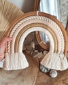 LOUISON - Arc-en-ciel en macramé 