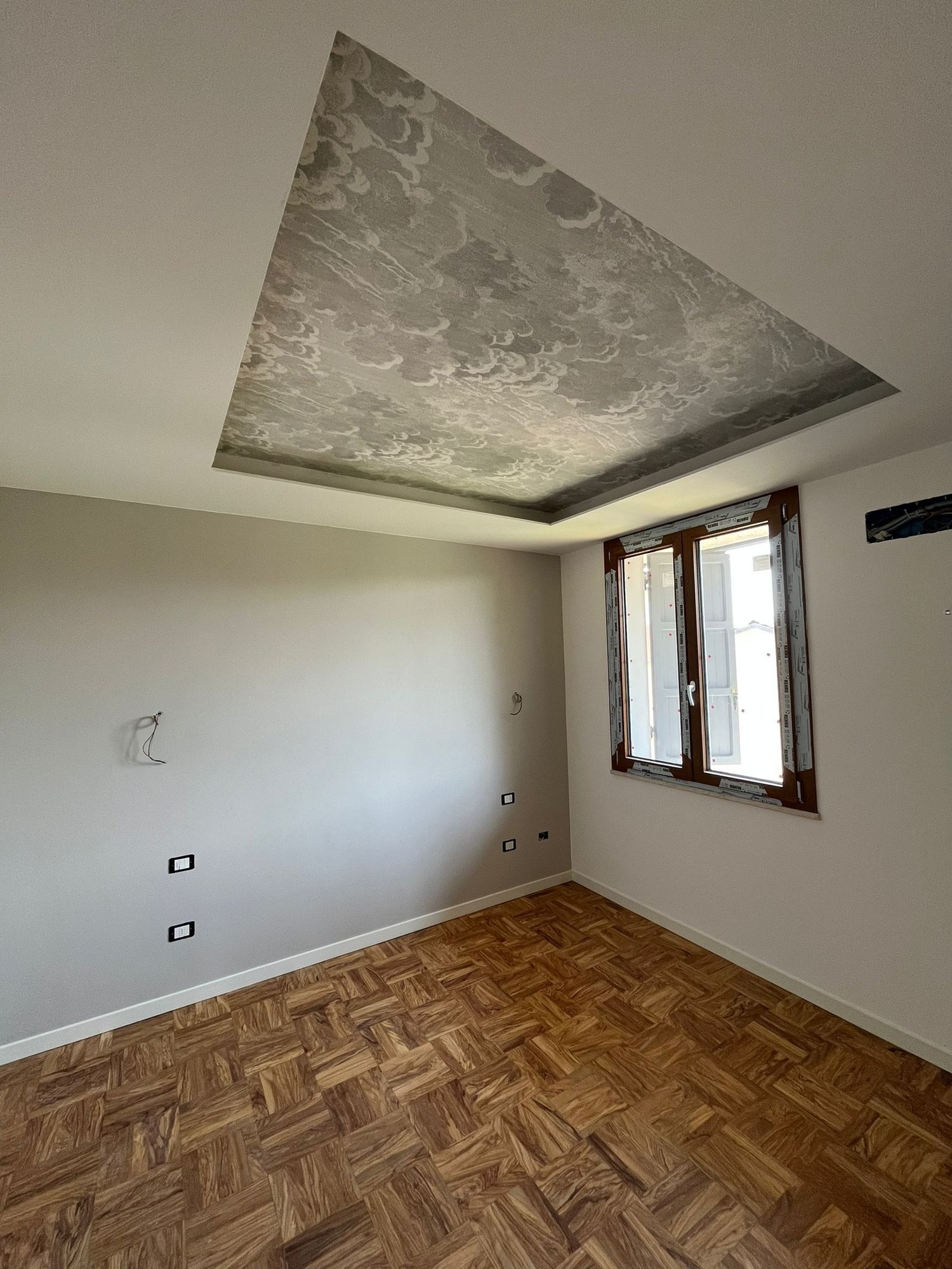 Image of Carta da parati Nuvolette (set di 2 rotoli)