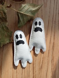 Image 4 of Spooky Ghost Brooch