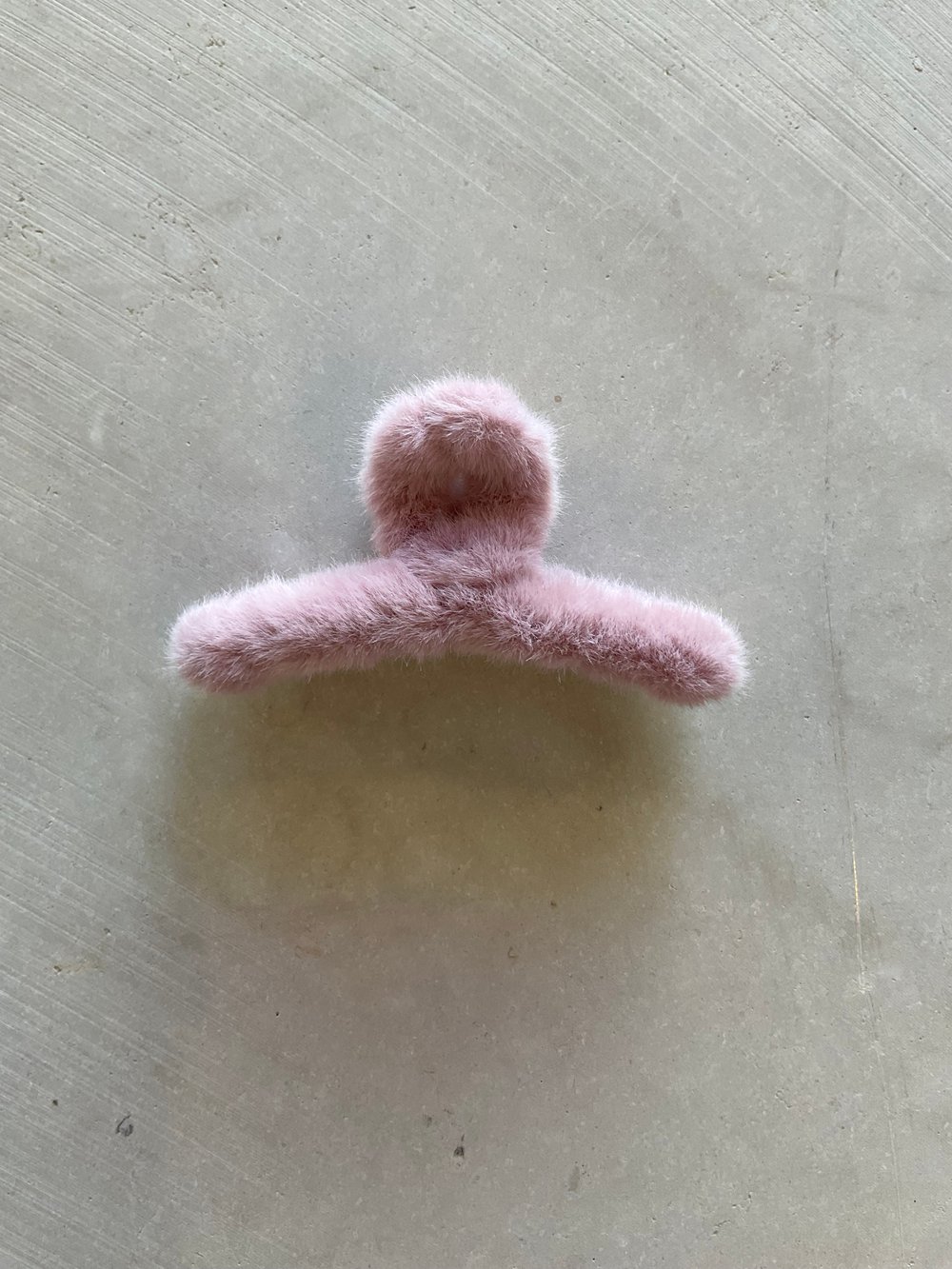 Furry hair claw pink