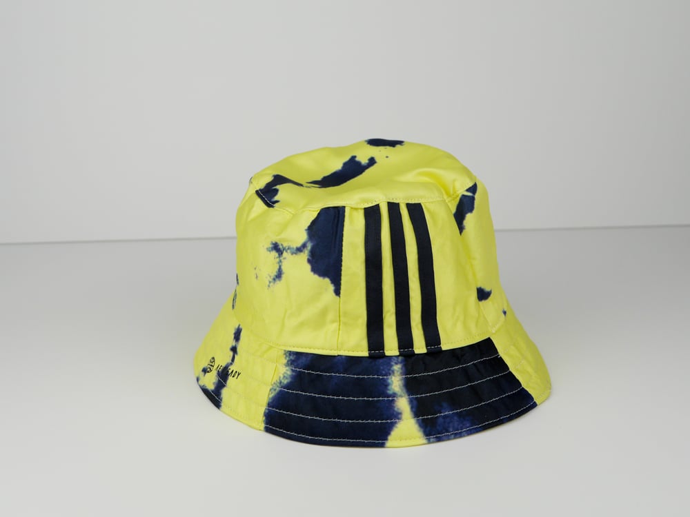 Leeds | 2022 Away
