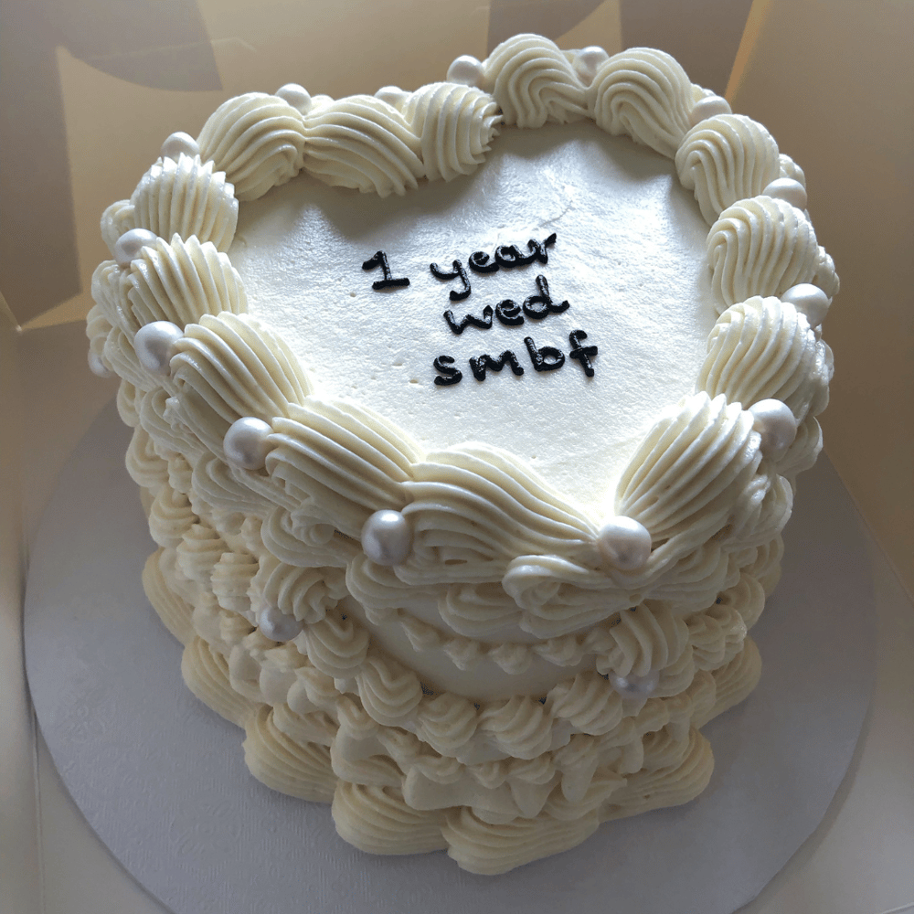 Image of Pearlescent All White Cake