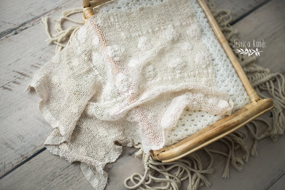 Image of Vintage Cream Lace layers 01
