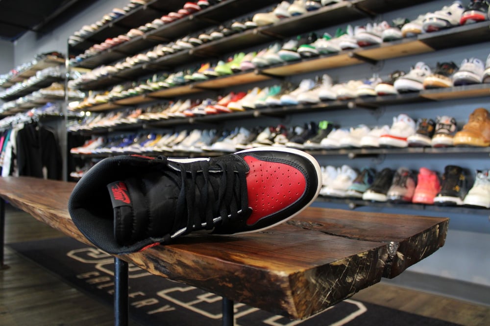AIR JORDAN I RETRO HIGH OG "BRED TOE" *USED*