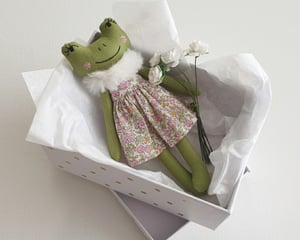 Image of Mini Frog Doll PDF Pattern and Tutorial 