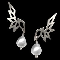 Image 1 of GOTHICA Earring - Silver / White Pearl
