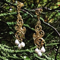 Image 3 of NUAGES BAROQUE Big Earring - 3 Pearls - Various Colours