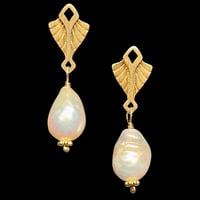 Image 1 of LA SIRÈNE Petite Earring - Big White Pearls