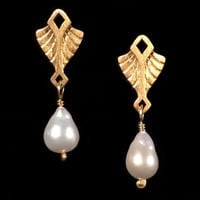 Image 2 of LA SIRÈNE Petite Earring - Big White Pearls