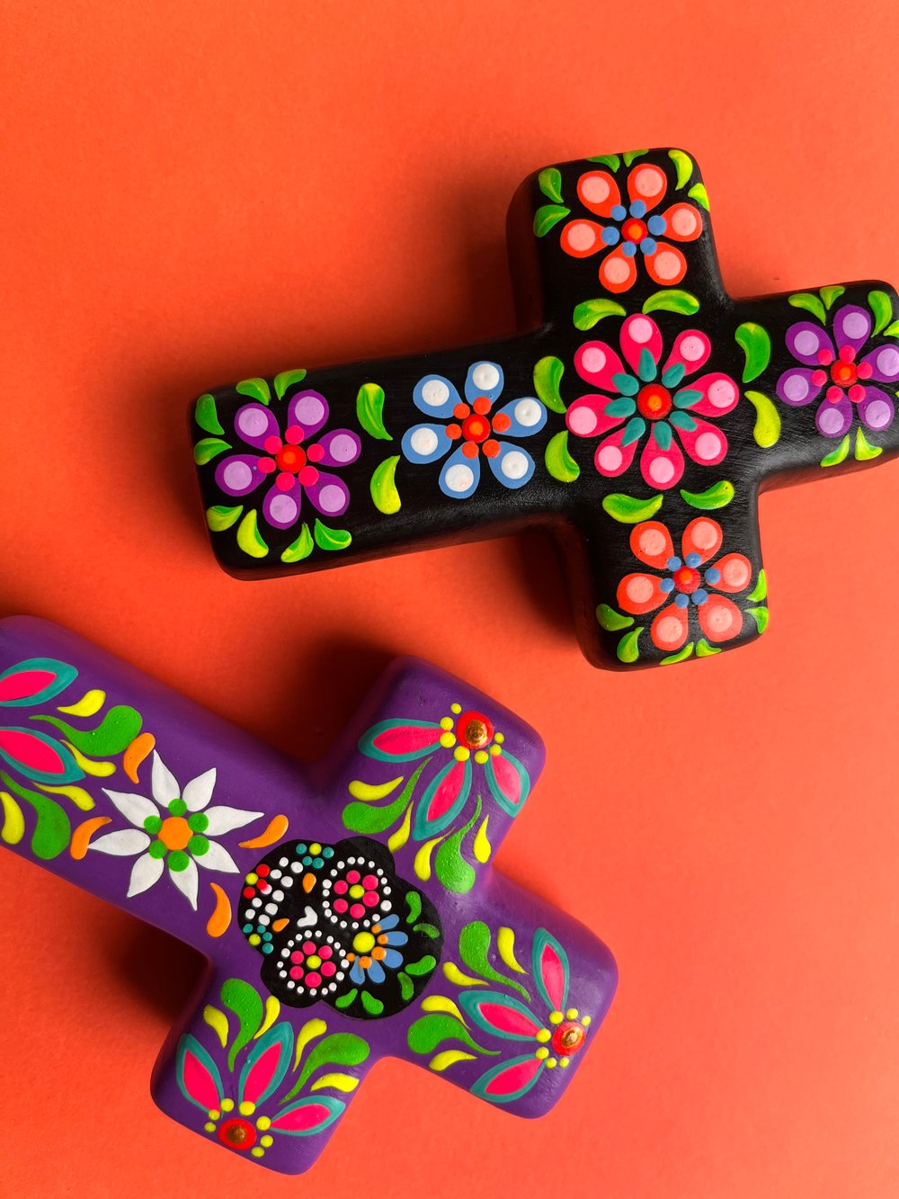 Ceramic small crosses